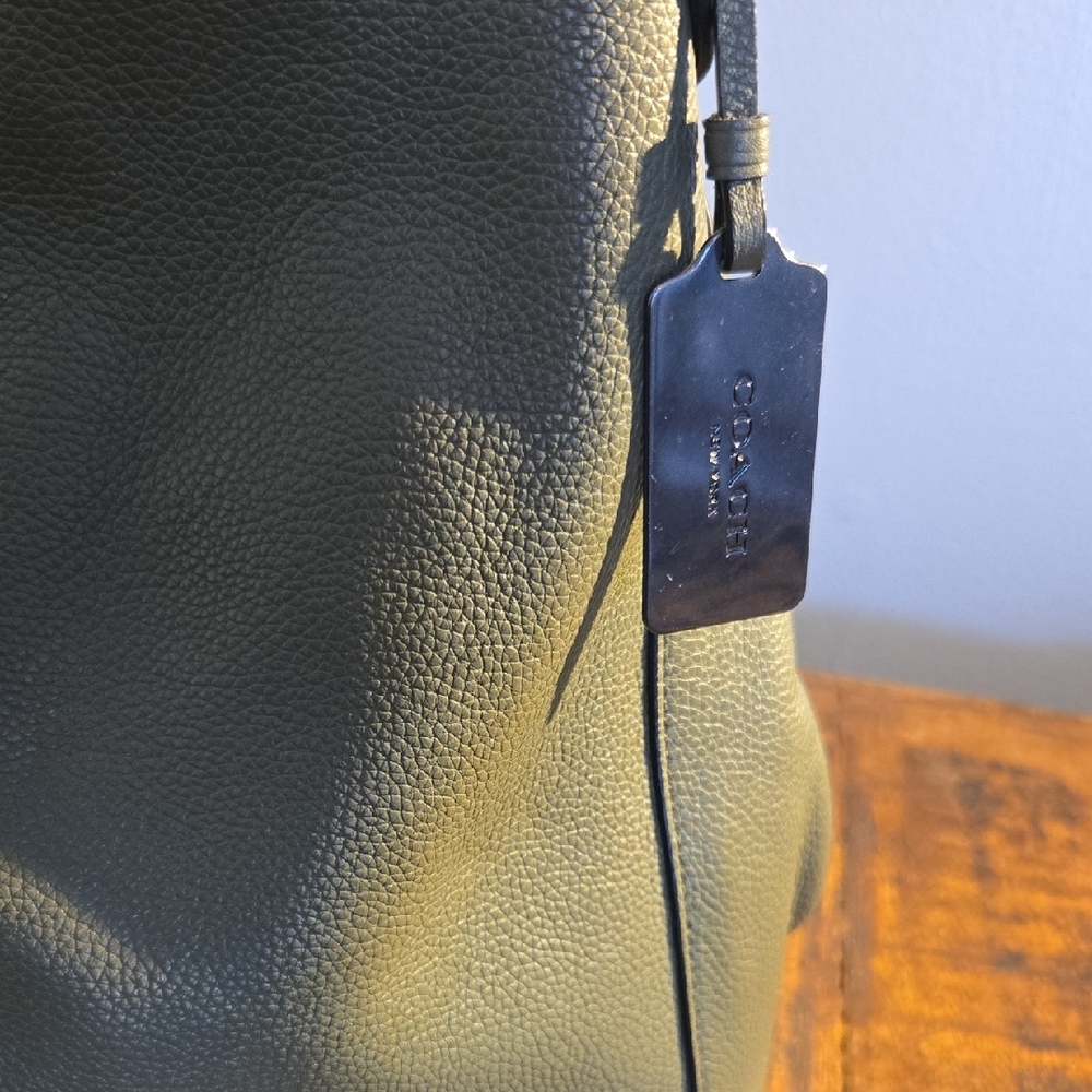 Coach Green Shoulder Bag - Picture 4 of 9